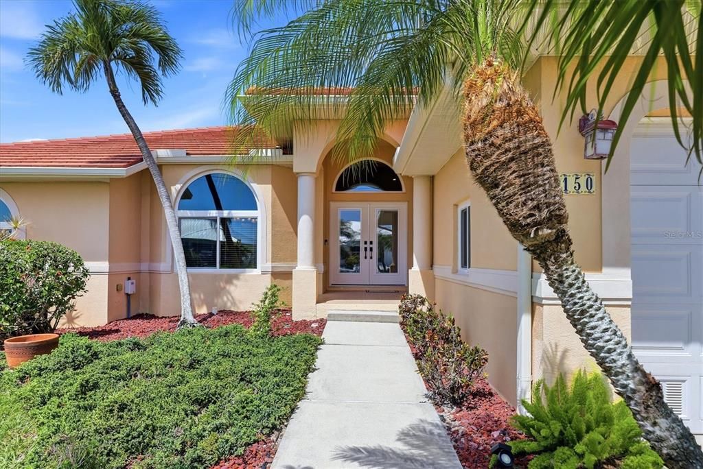 For Sale: $549,000 (3 beds, 2 baths, 2206 Square Feet)