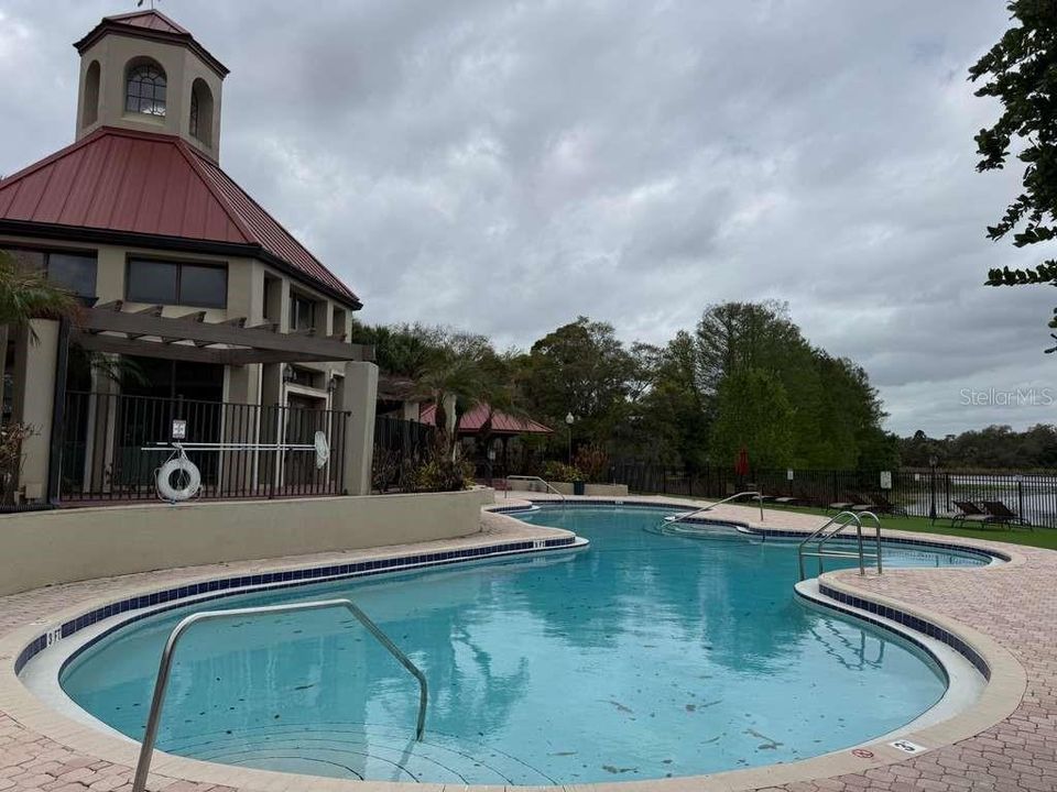 For Sale: $111,990 (1 beds, 1 baths, 674 Square Feet)