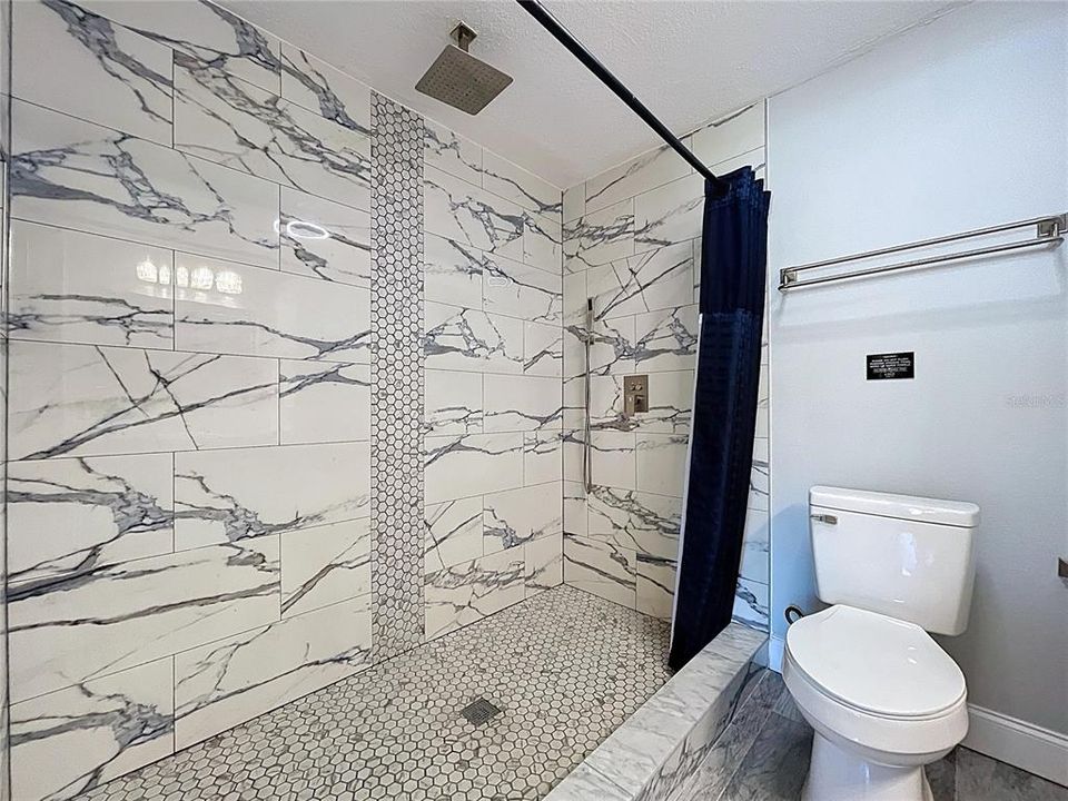En Venta: $750,000 (3 camas, 3 baños, 2120 Pies cuadrados)