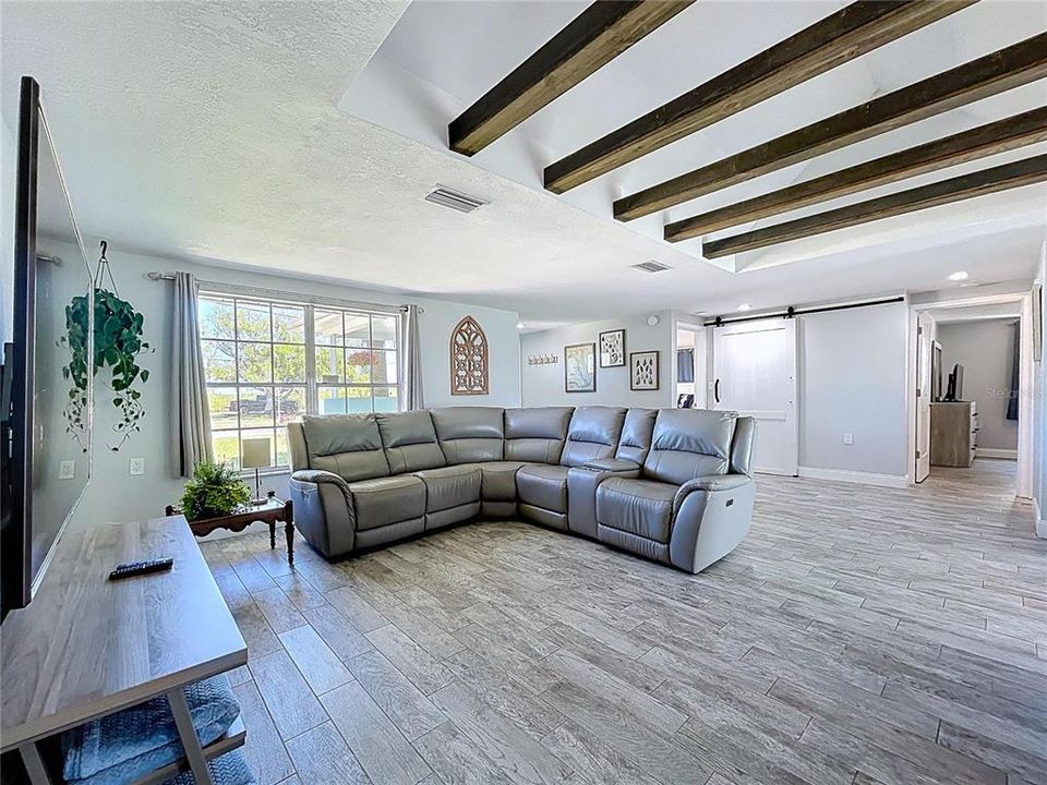 En Venta: $750,000 (3 camas, 3 baños, 2120 Pies cuadrados)