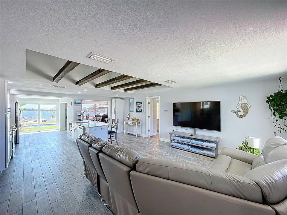En Venta: $750,000 (3 camas, 3 baños, 2120 Pies cuadrados)