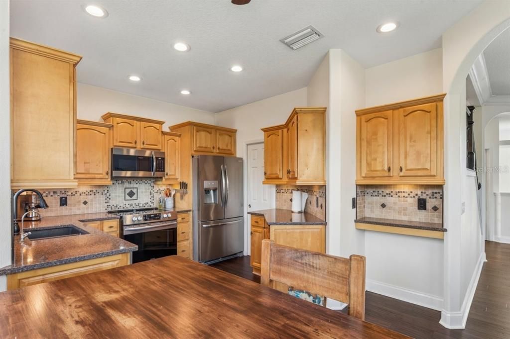 En Venta: $489,000 (3 camas, 2 baños, 2024 Pies cuadrados)