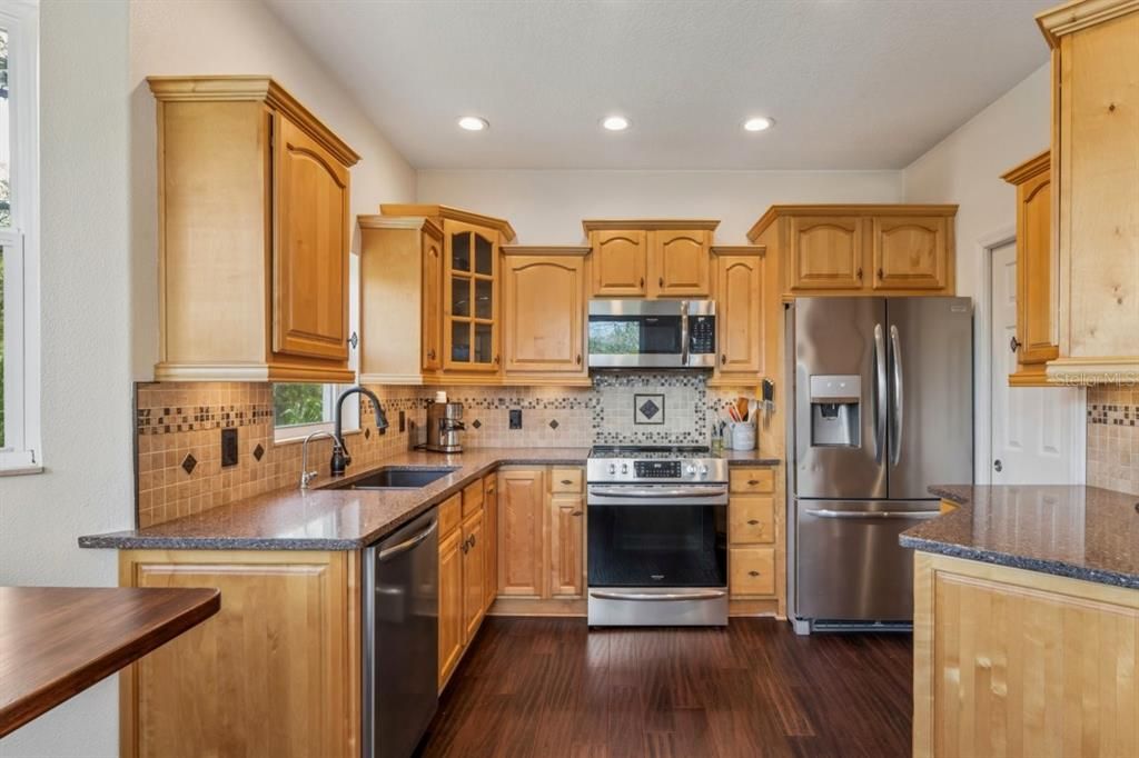 En Venta: $489,000 (3 camas, 2 baños, 2024 Pies cuadrados)