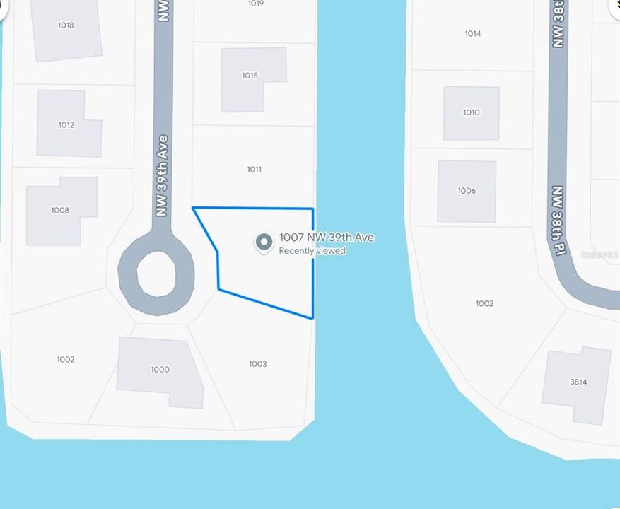 На продажу: $299,900 (0.23 acres)