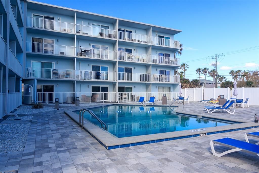 For Sale: $229,900 (1 beds, 1 baths, 459 Square Feet)