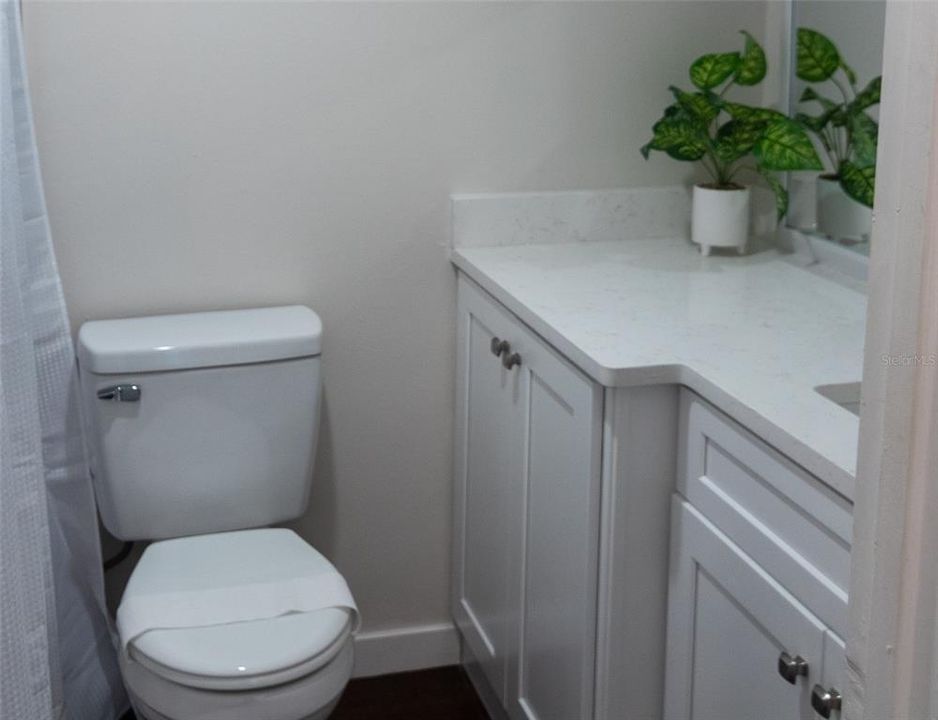 For Sale: $229,900 (1 beds, 1 baths, 459 Square Feet)
