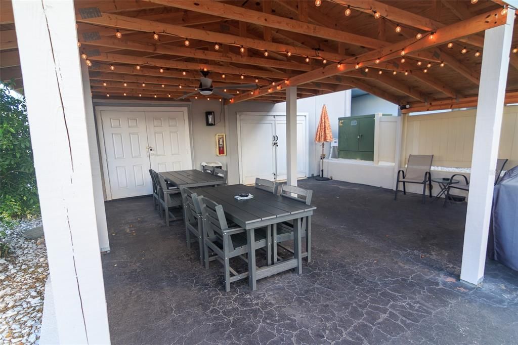 For Sale: $229,900 (1 beds, 1 baths, 459 Square Feet)