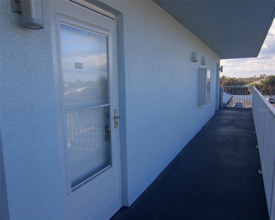 For Sale: $229,900 (1 beds, 1 baths, 459 Square Feet)