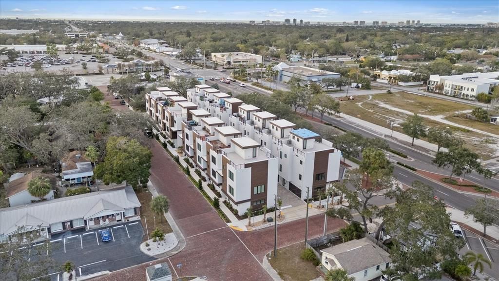 В аренду: $9,000 (3 спален, 3 ванн, 2420 Квадратных фут)