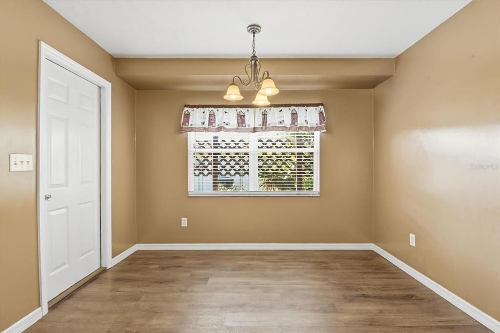 Active With Contract: $289,900 (4 beds, 2 baths, 1753 Square Feet)
