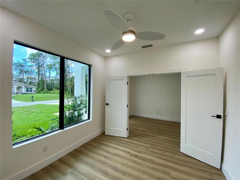 Activo con contrato: $395,000 (3 camas, 2 baños, 1744 Pies cuadrados)