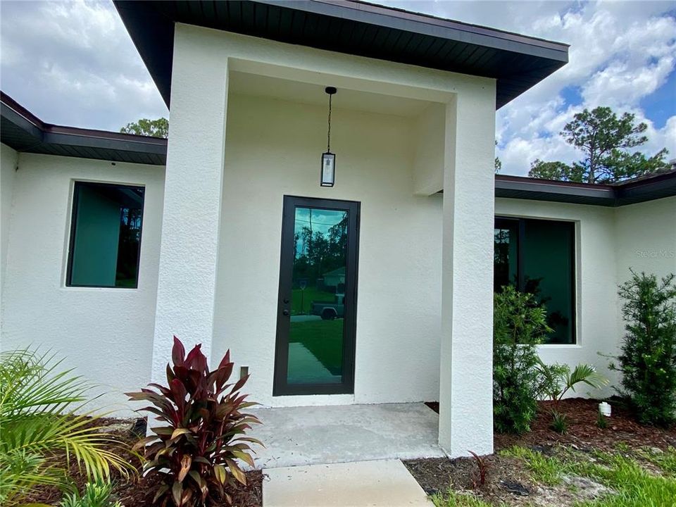Activo con contrato: $395,000 (3 camas, 2 baños, 1744 Pies cuadrados)