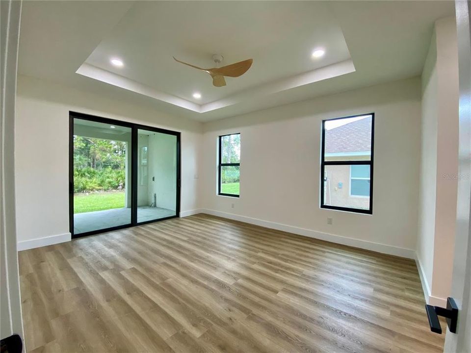 Activo con contrato: $395,000 (3 camas, 2 baños, 1744 Pies cuadrados)