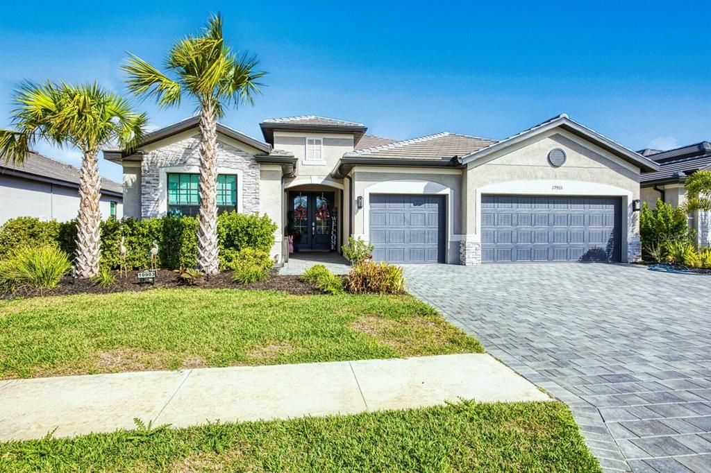 For Sale: $692,000 (3 beds, 3 baths, 2445 Square Feet)