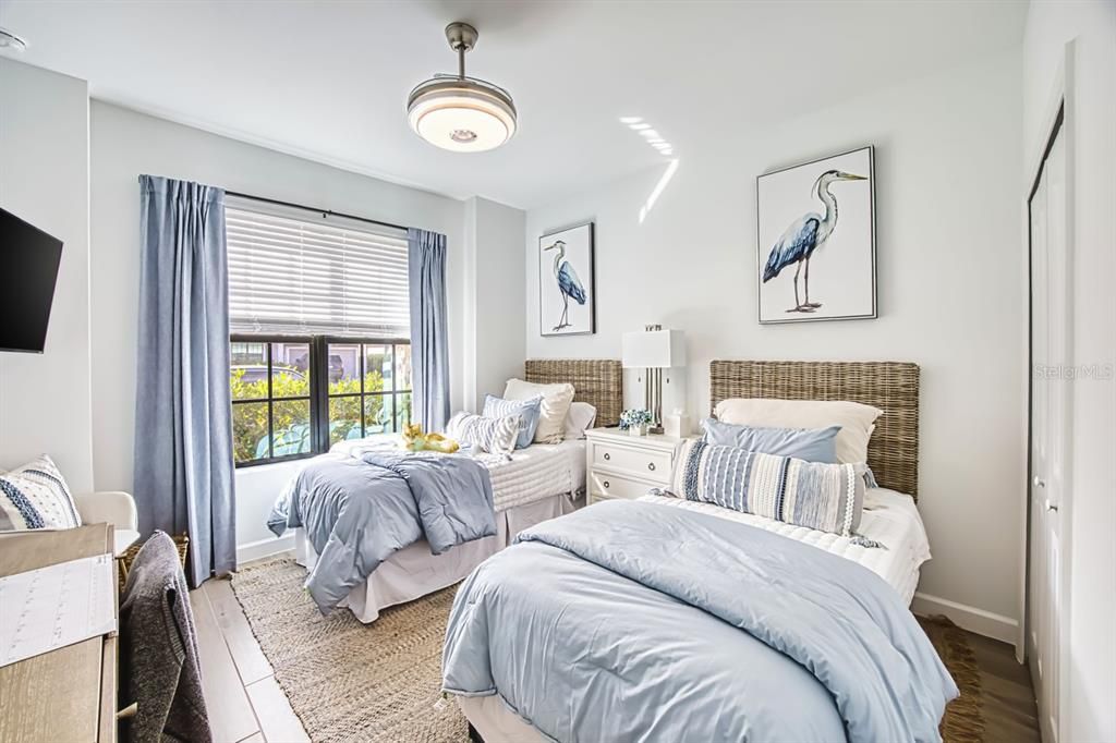 For Sale: $692,000 (3 beds, 3 baths, 2445 Square Feet)
