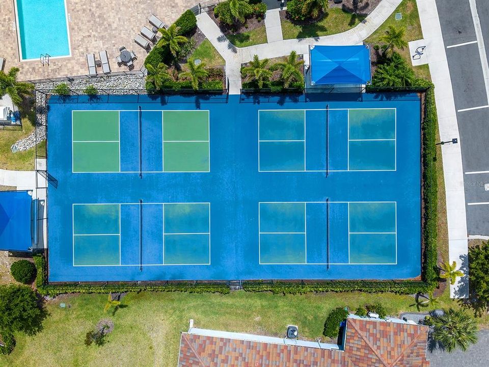 Activo con contrato: $779,000 (4 camas, 2 baños, 2333 Pies cuadrados)