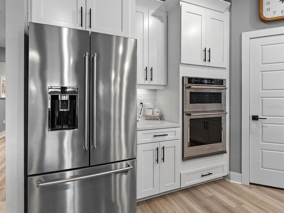 Activo con contrato: $779,000 (4 camas, 2 baños, 2333 Pies cuadrados)