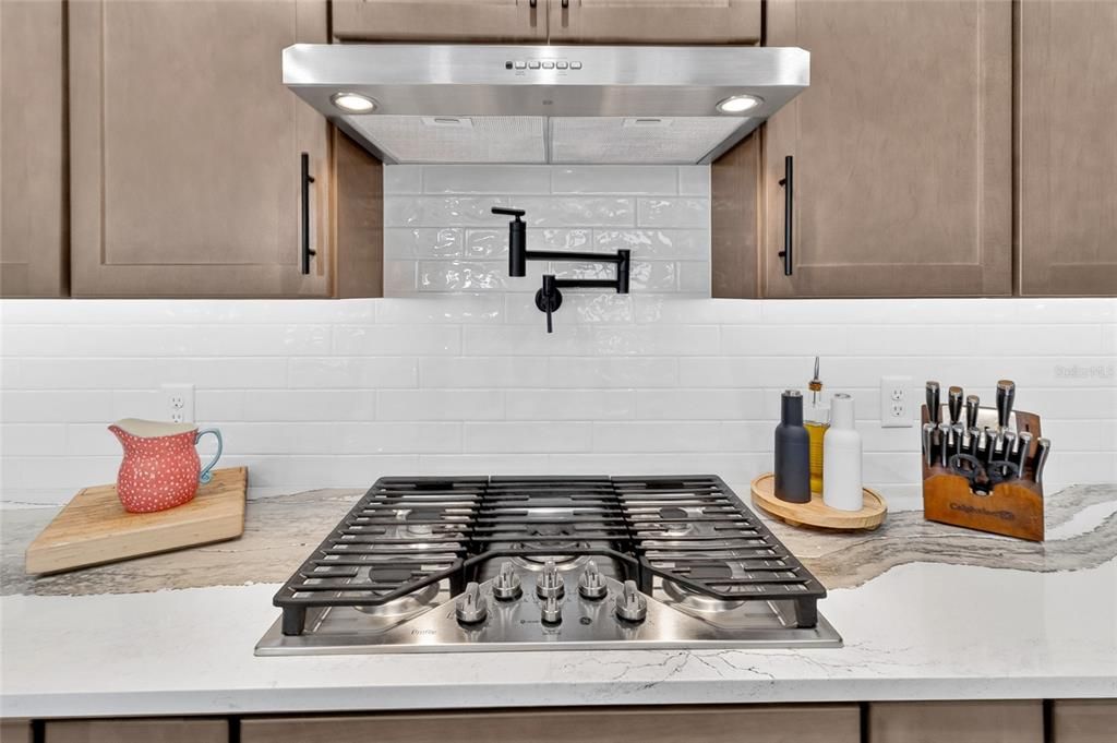For Sale: $815,000 (4 beds, 3 baths, 2669 Square Feet)