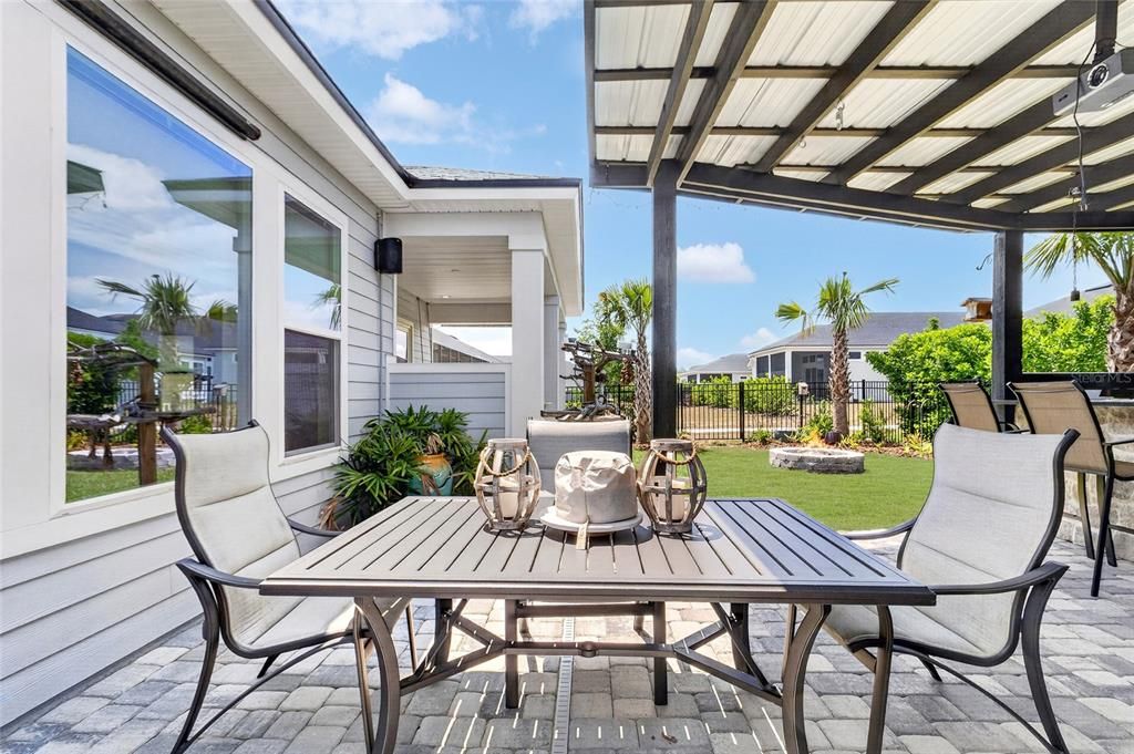 For Sale: $815,000 (4 beds, 3 baths, 2669 Square Feet)