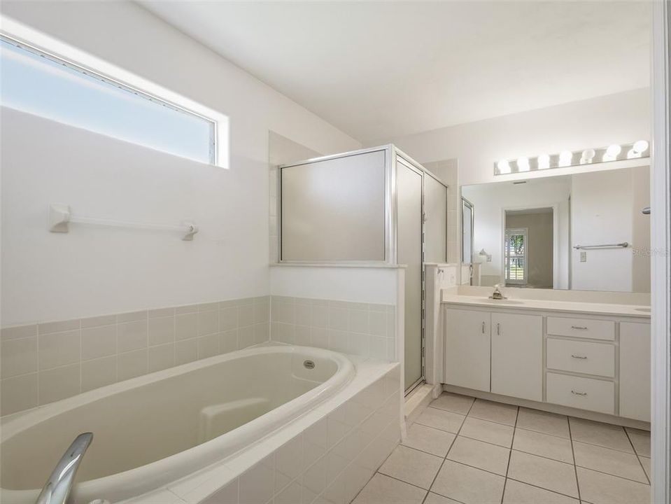 На продажу: $348,900 (3 спален, 2 ванн, 1466 Квадратных фут)