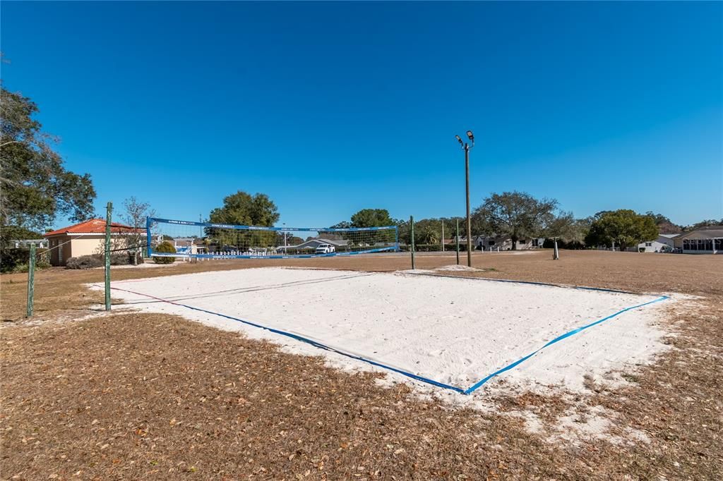 Active With Contract: $230,000 (2 beds, 2 baths, 1746 Square Feet)