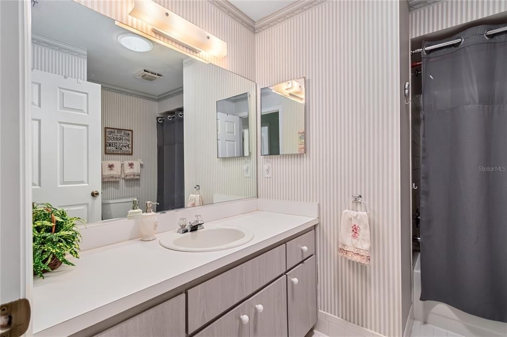 Active With Contract: $230,000 (2 beds, 2 baths, 1746 Square Feet)