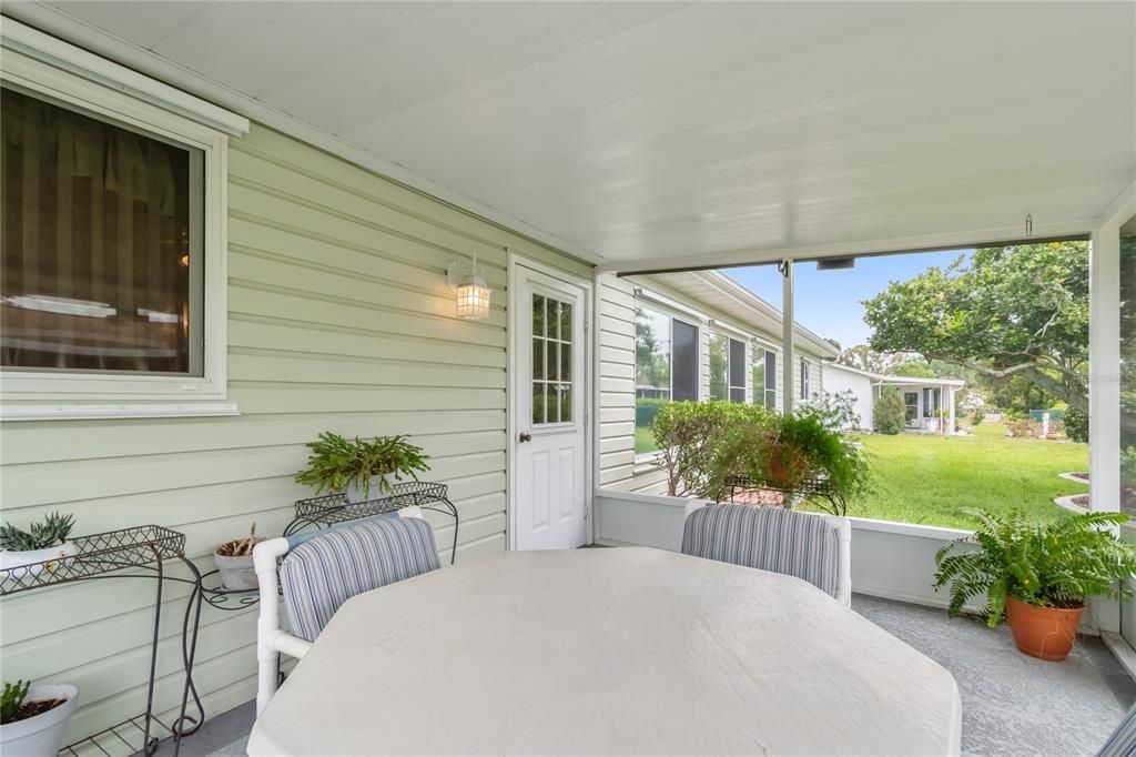 Active With Contract: $230,000 (2 beds, 2 baths, 1746 Square Feet)