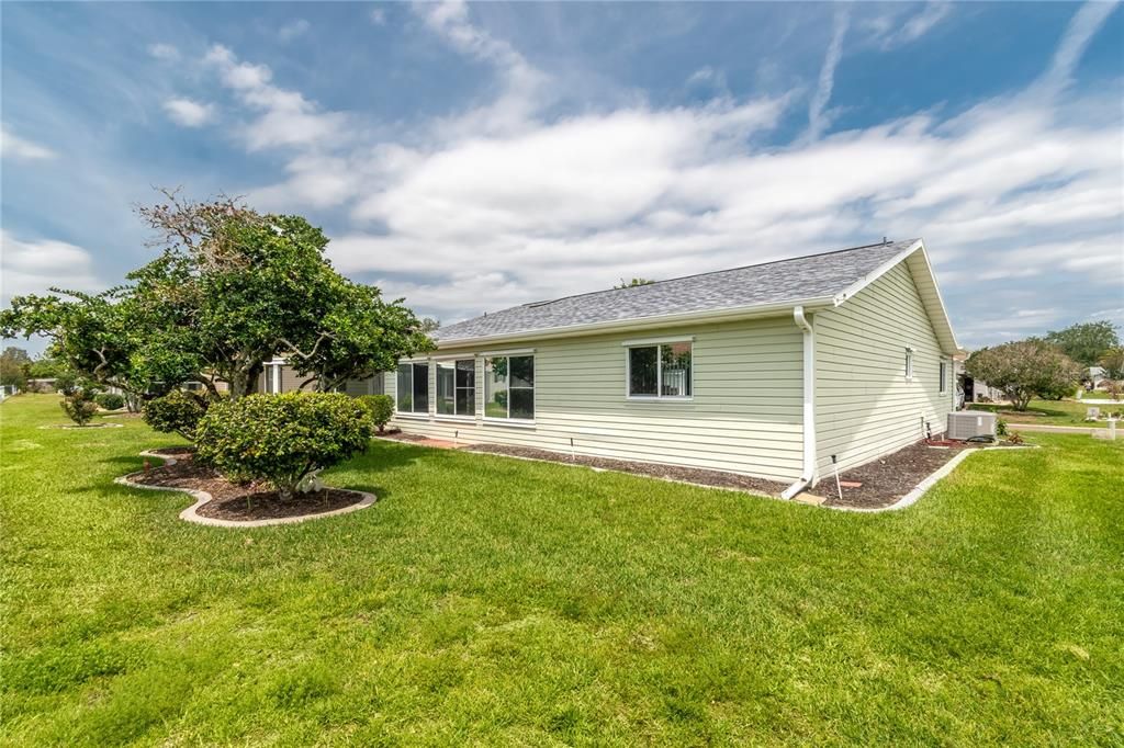 Active With Contract: $230,000 (2 beds, 2 baths, 1746 Square Feet)