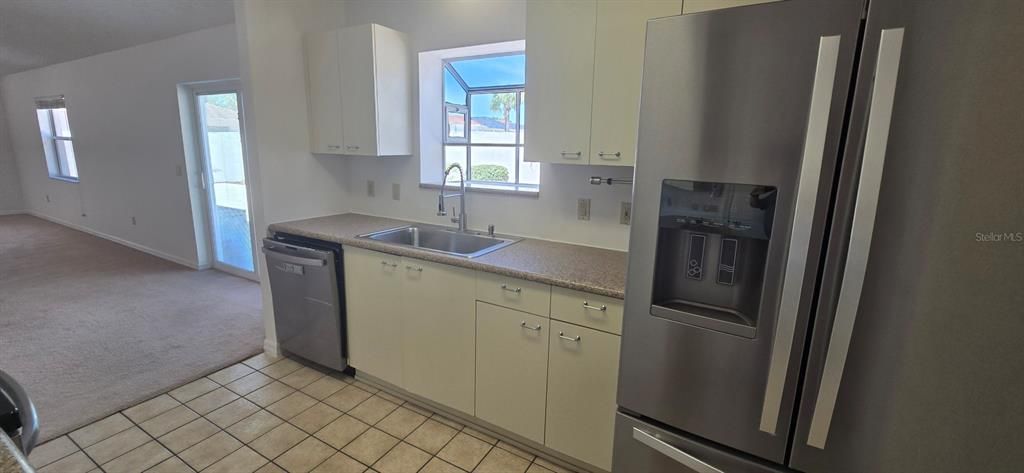 For Rent: $2,245 (2 beds, 2 baths, 1214 Square Feet)