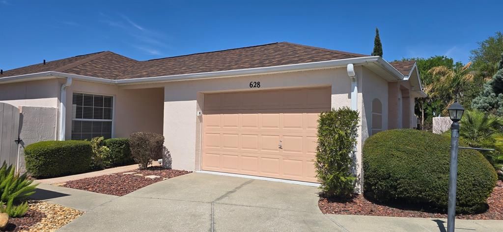 For Rent: $2,245 (2 beds, 2 baths, 1214 Square Feet)