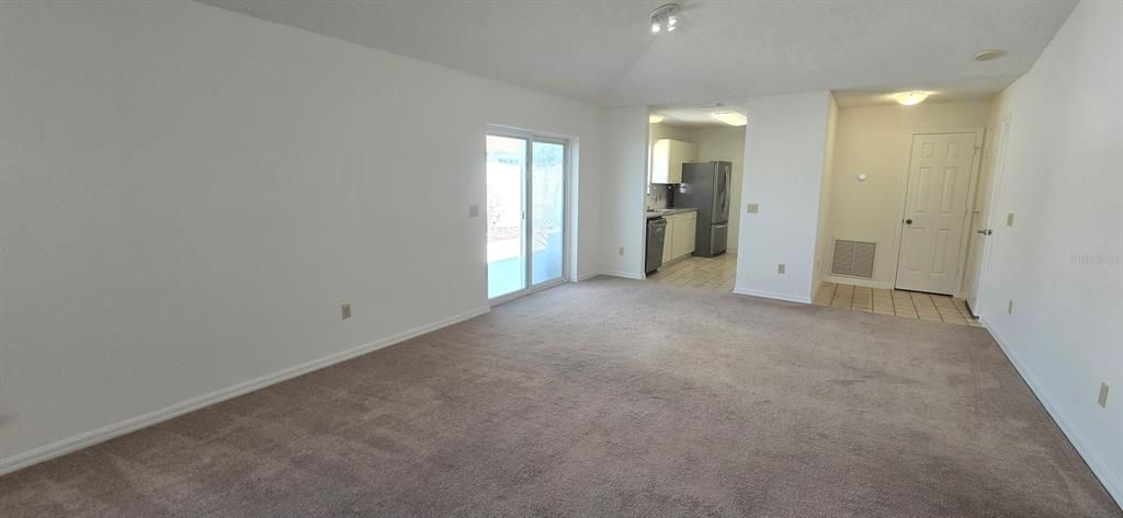 For Rent: $2,245 (2 beds, 2 baths, 1214 Square Feet)