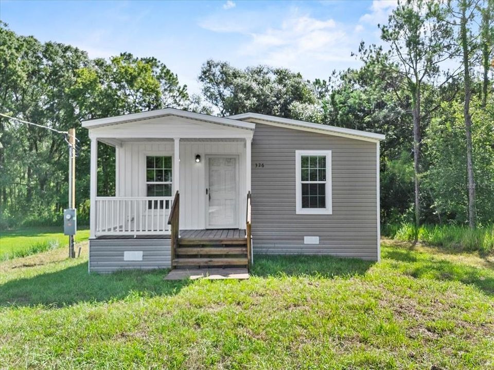 For Sale: $199,999 (3 beds, 2 baths, 1027 Square Feet)