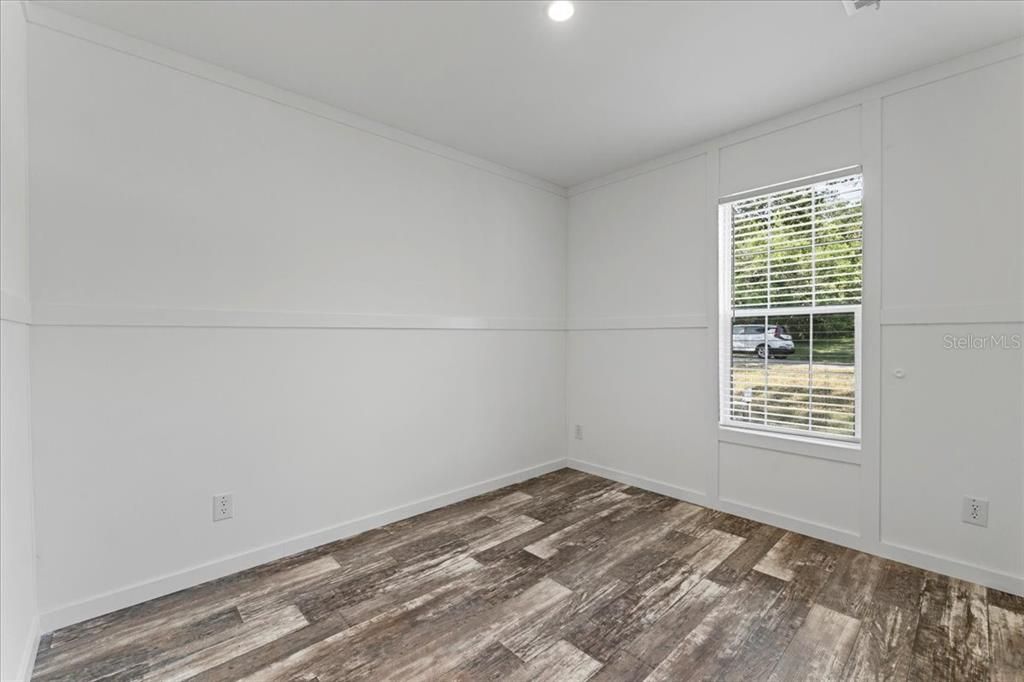 For Sale: $199,999 (3 beds, 2 baths, 1027 Square Feet)