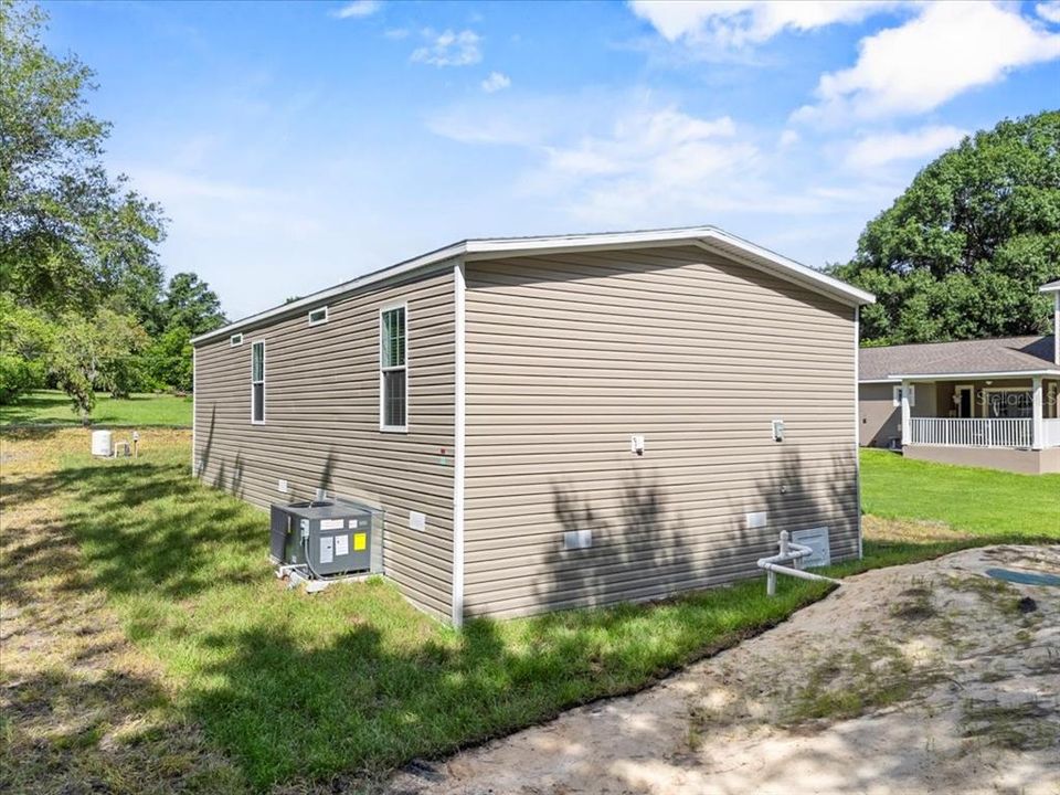 For Sale: $199,999 (3 beds, 2 baths, 1027 Square Feet)