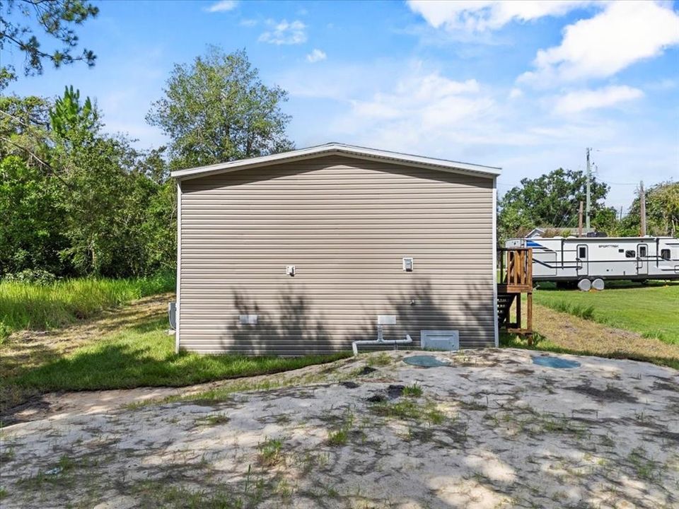For Sale: $199,999 (3 beds, 2 baths, 1027 Square Feet)