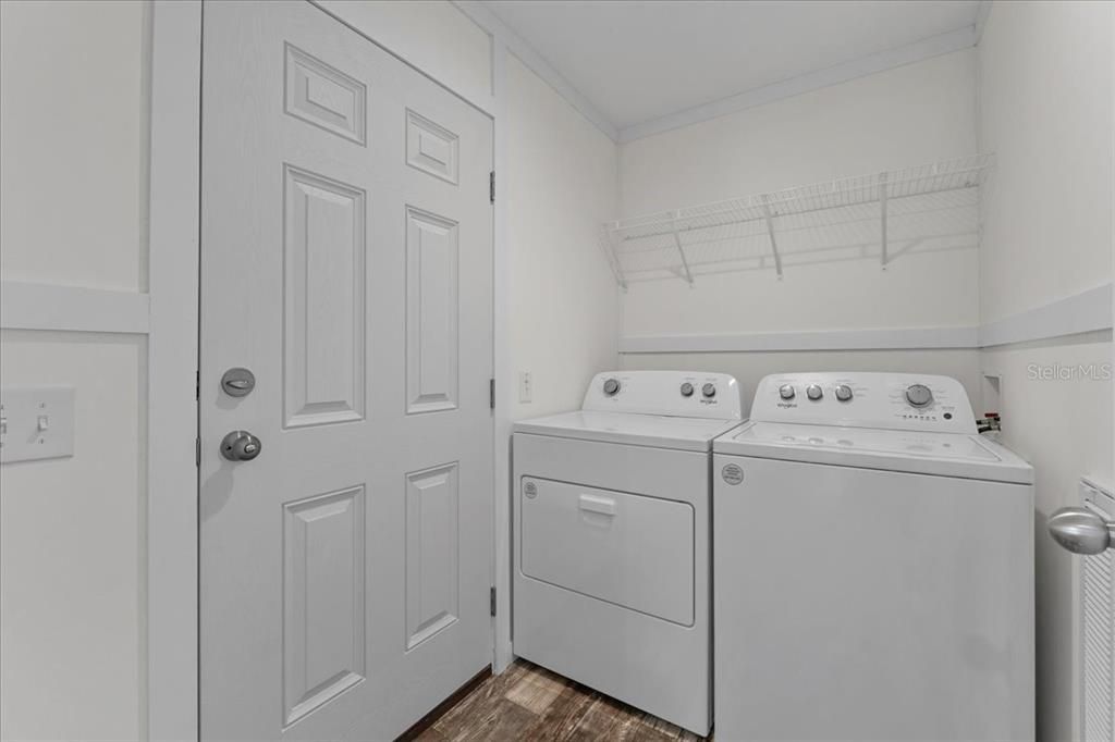 For Sale: $199,999 (3 beds, 2 baths, 1027 Square Feet)