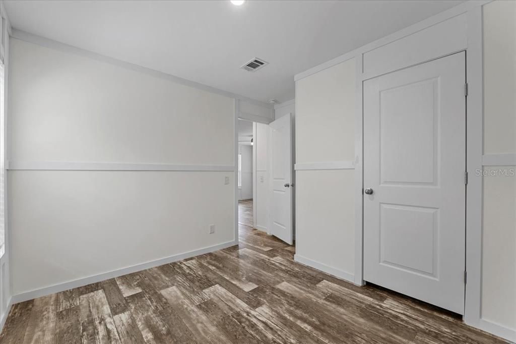 For Sale: $199,999 (3 beds, 2 baths, 1027 Square Feet)