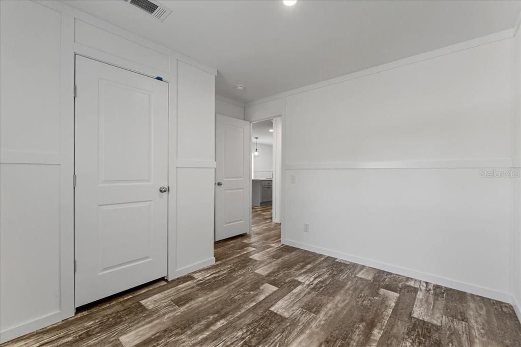 For Sale: $199,999 (3 beds, 2 baths, 1027 Square Feet)