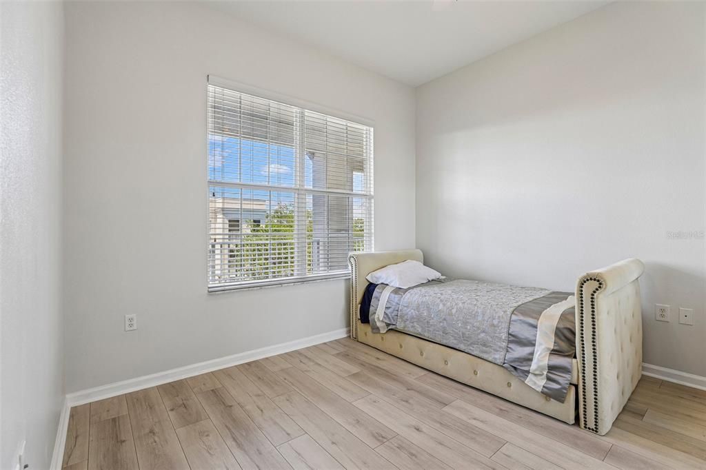 For Sale: $610,000 (3 beds, 2 baths, 1307 Square Feet)