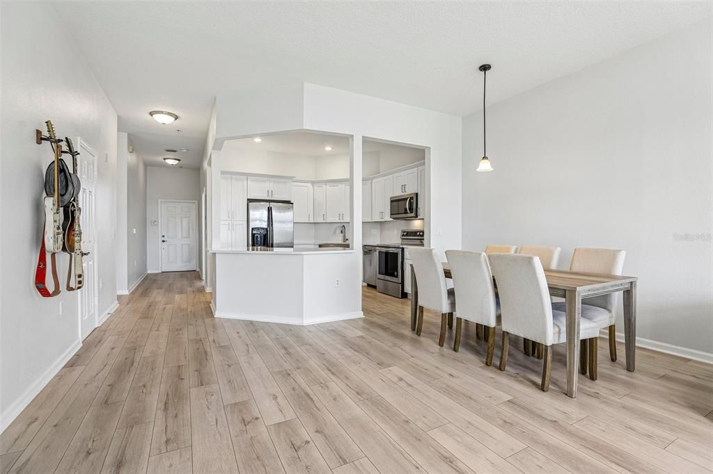 For Sale: $610,000 (3 beds, 2 baths, 1307 Square Feet)