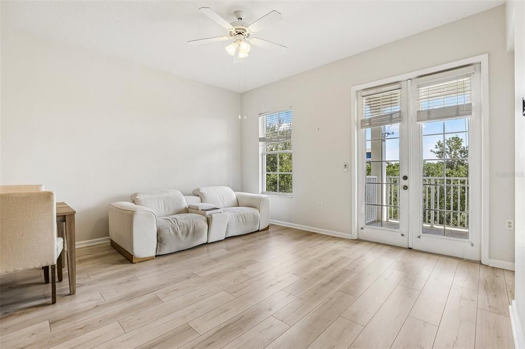 For Sale: $610,000 (3 beds, 2 baths, 1307 Square Feet)