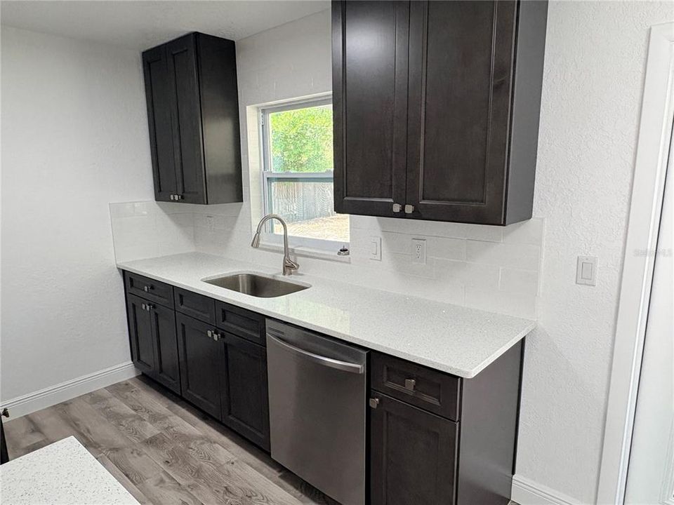 Activo con contrato: $234,900 (3 camas, 2 baños, 1032 Pies cuadrados)