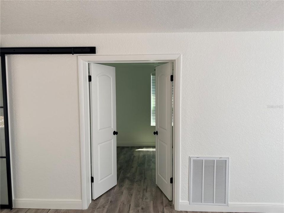 Activo con contrato: $234,900 (3 camas, 2 baños, 1032 Pies cuadrados)