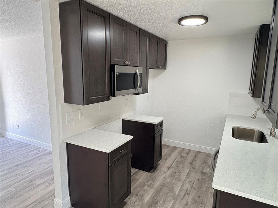 Activo con contrato: $234,900 (3 camas, 2 baños, 1032 Pies cuadrados)