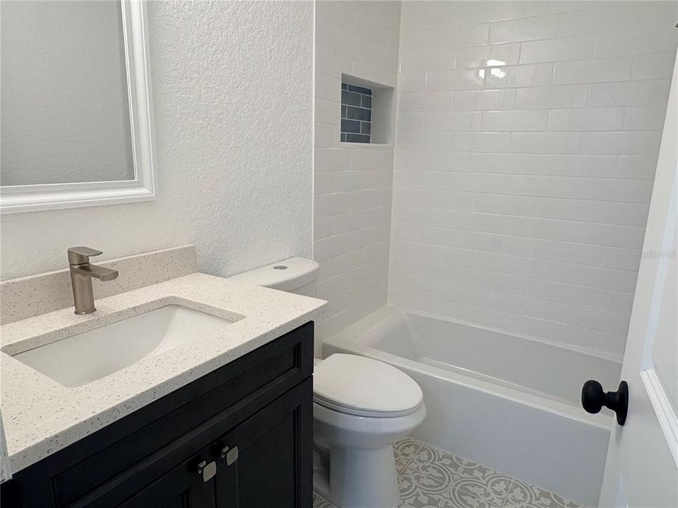Activo con contrato: $234,900 (3 camas, 2 baños, 1032 Pies cuadrados)