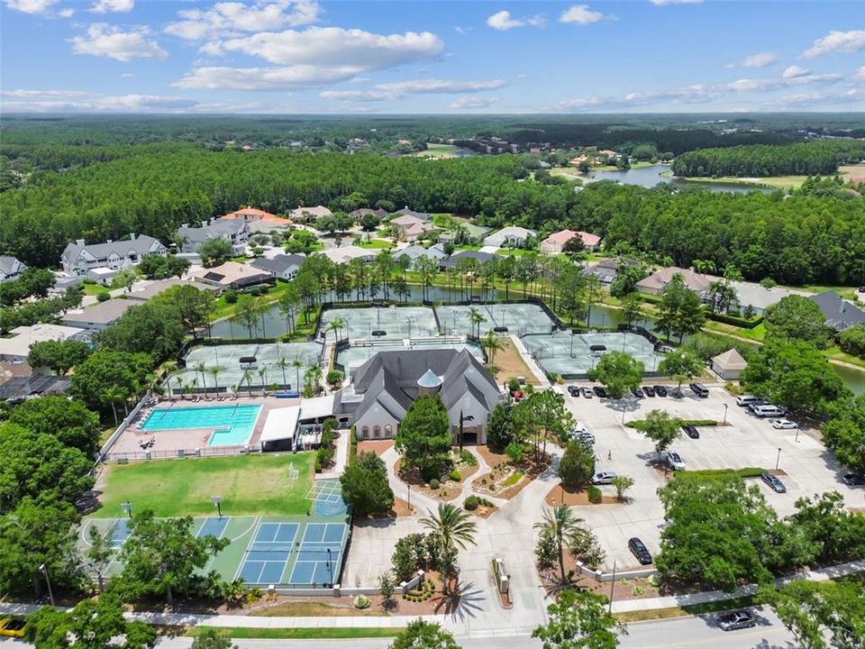 合同活跃: $799,000 (4 贝兹, 3 浴室, 2686 平方英尺)