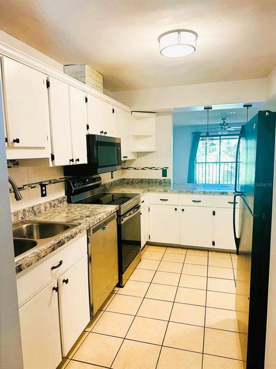 For Rent: $1,425 (2 beds, 2 baths, 1065 Square Feet)