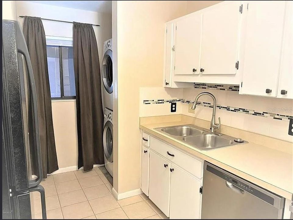 For Rent: $1,425 (2 beds, 2 baths, 1065 Square Feet)