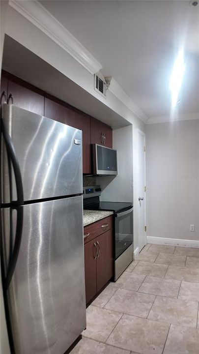 Active With Contract: $1,750 (2 beds, 2 baths, 1110 Square Feet)