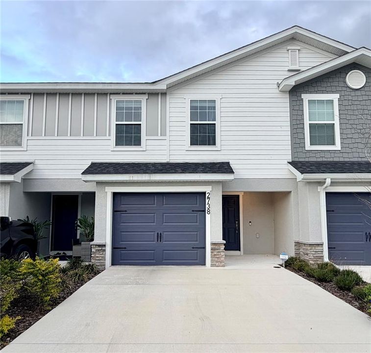 For Rent: $2,100 (3 beds, 2 baths, 1726 Square Feet)